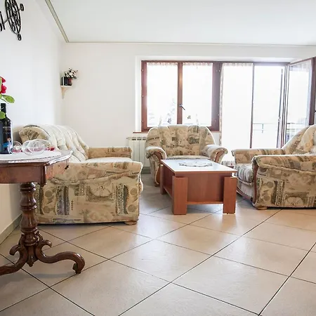 Cademia Apartament *