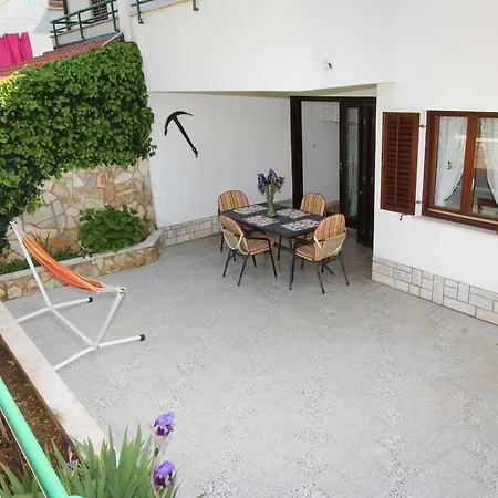 Apartment Cademia *
