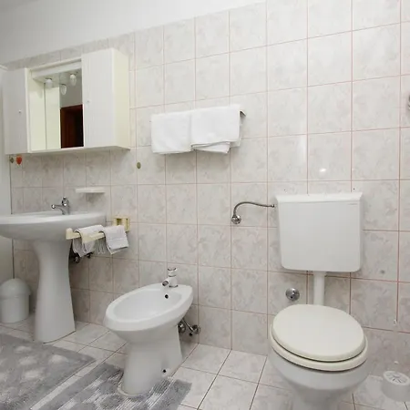 Apartment Cademia *