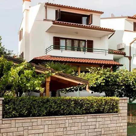 Apartment Cademia *