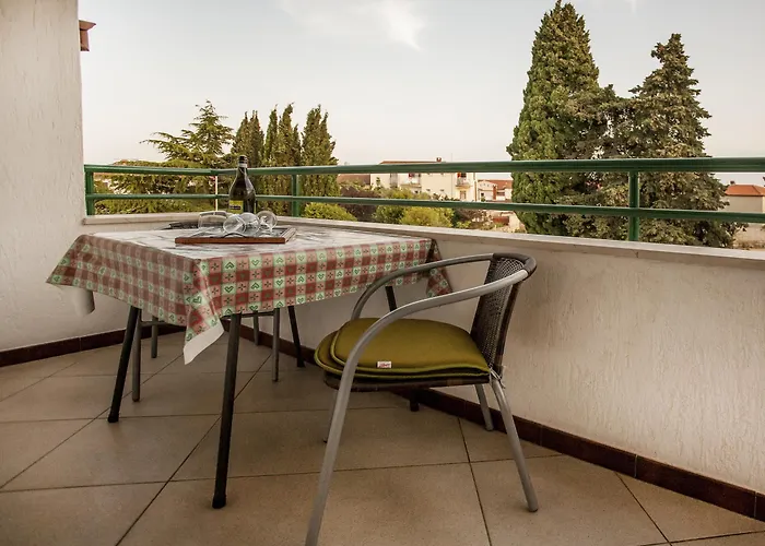 Cademia Apartment *