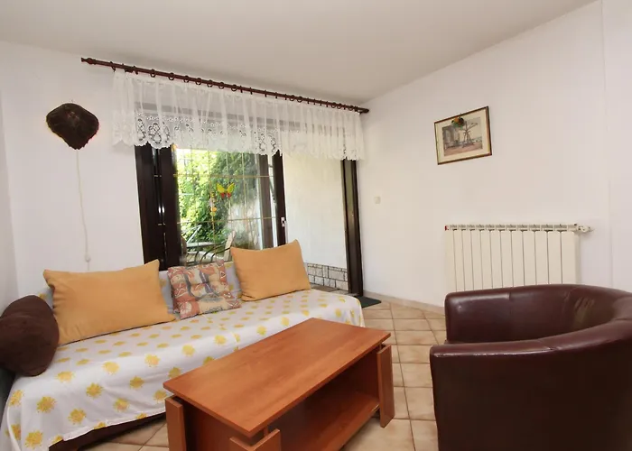 Cademia Apartment *