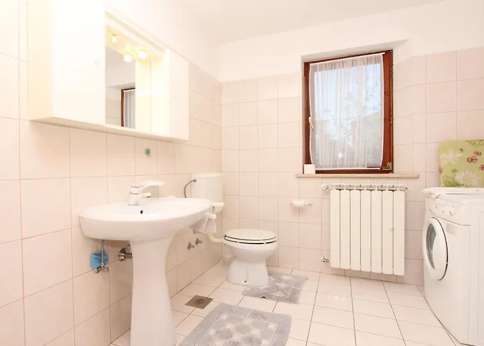 Cademia Apartment *